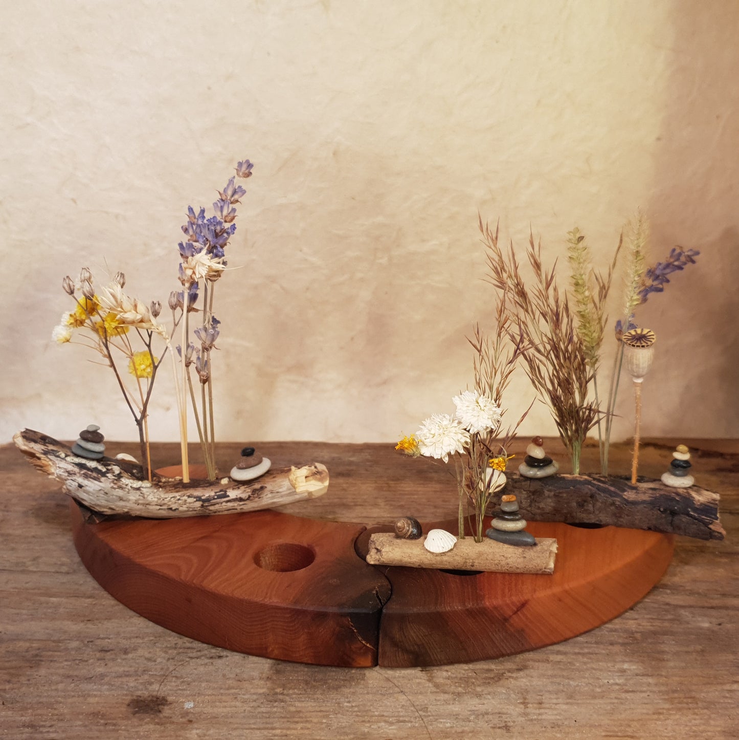 Zen Garten Steinhügel mit und ohne Trockenblumen