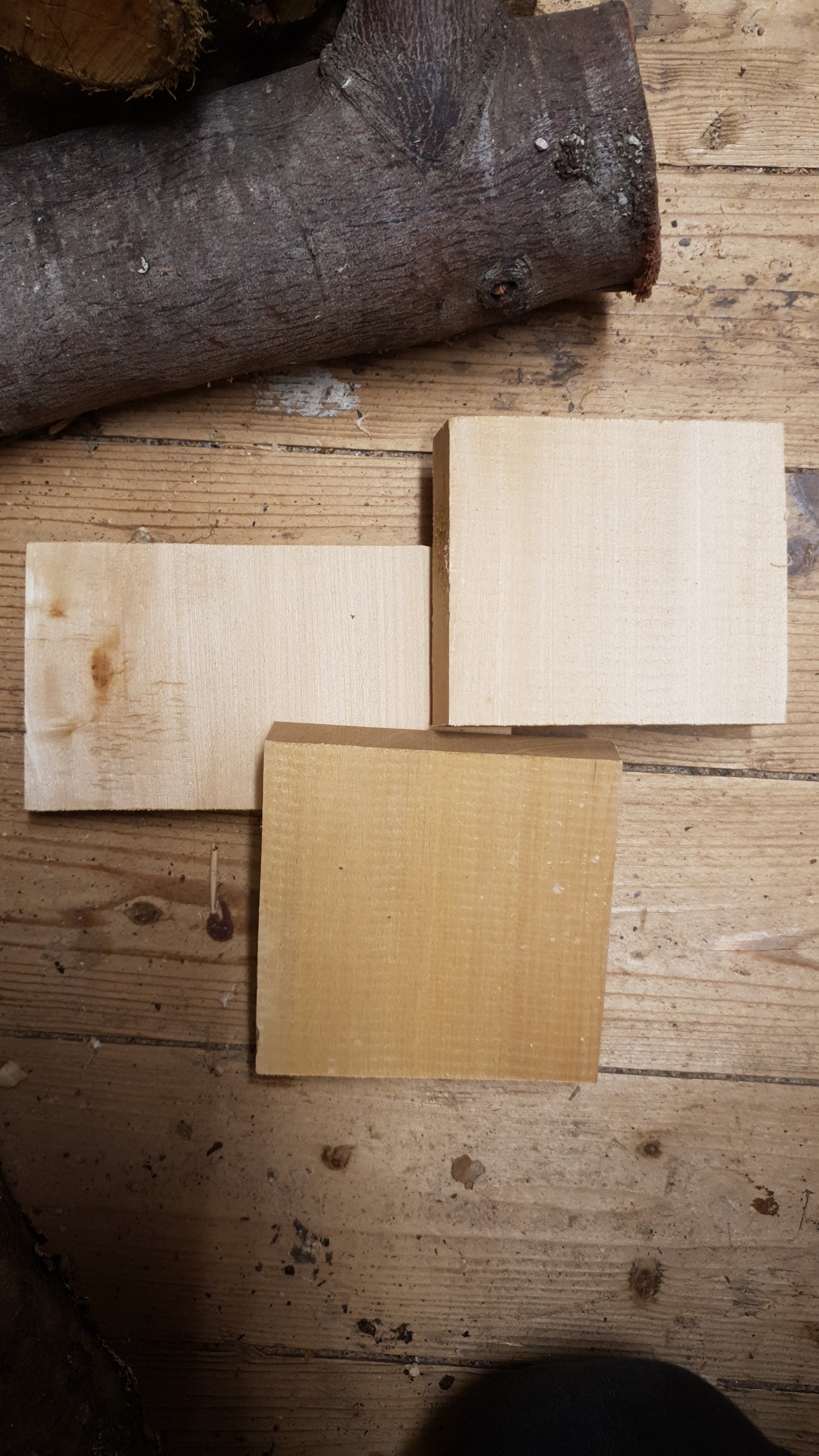 Holzstücke für DIY-Projekte