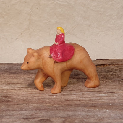 Bär mit Mädchen Märchenfigur ca 6cm