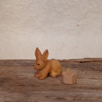 Hase geölt ca 3cm Steckerfigur